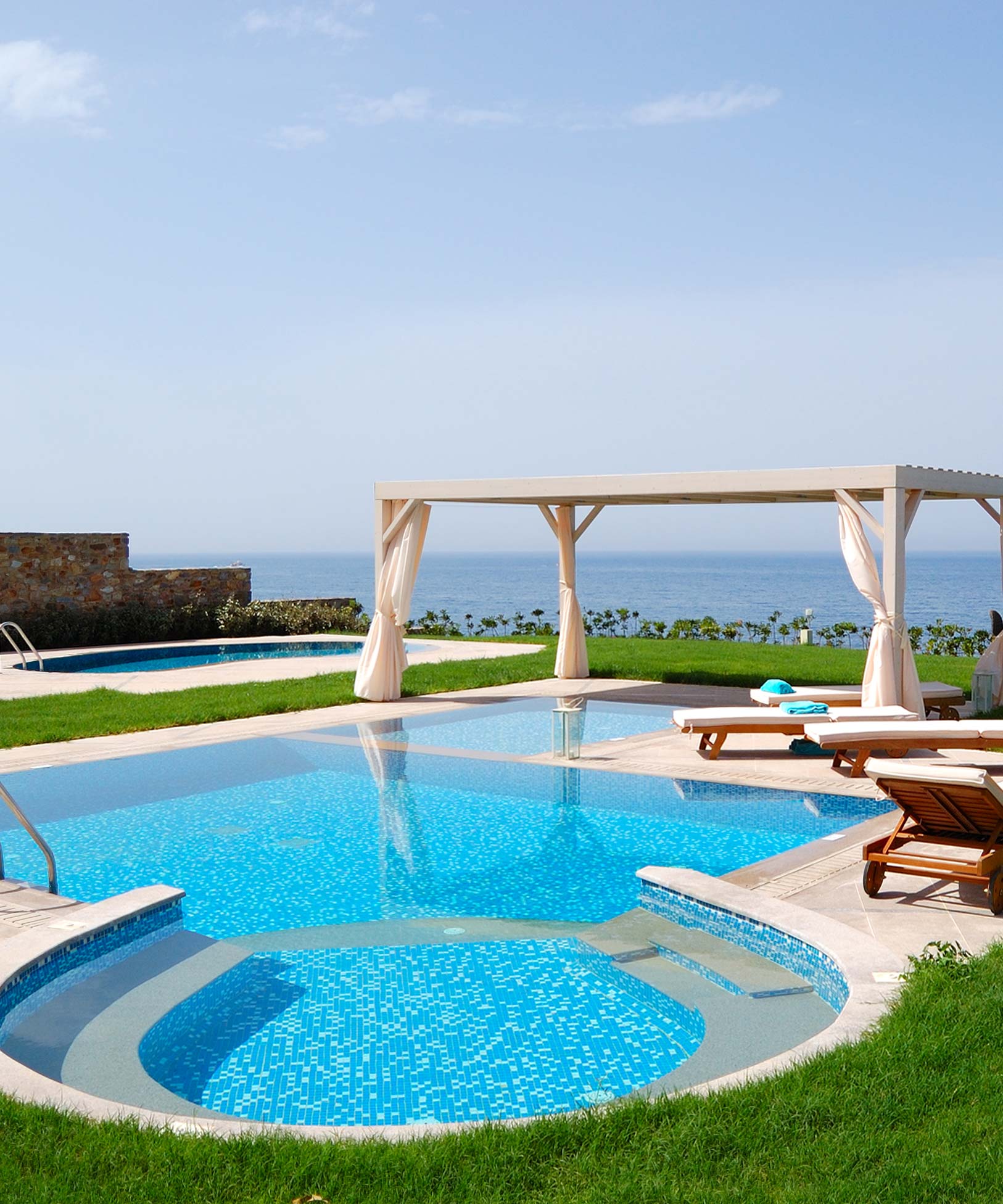 Luxury Pool